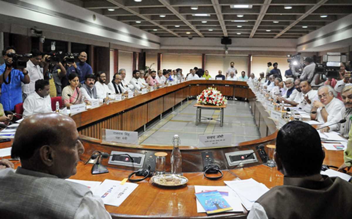 मानसून सत्र की 17 बैठकों के दौरान सरकार इन 31 विधेयकों को करवाना चाहती है पारित, विपक्ष अपने मुद्दों के साथ है तैयार